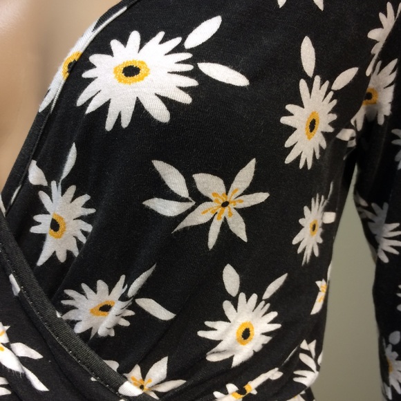 Boohoo Floral Romper LAST CHANCE - Picture 5 of 6